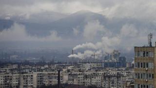 Мръсният въздух съкращава живота повече от цигарите и алкохола, твърди пулмолог