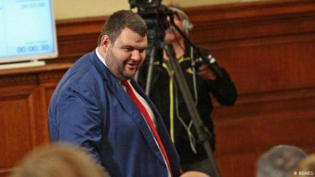Нагло и подигравателно: какво театро играе ДПС