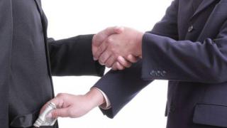 Борба с корупцията 2018: Осъдени висши чиновници няма, но "един даде 10 лв. на полицаите"