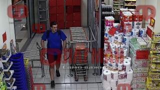 Мъж открадна цял сак със скъпа ракия от магазин в Бургас (видео и снимки)