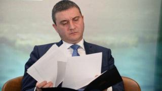 Правителството поема нов вътрешен дълг от 300 милиона лева заради самолетите F-16