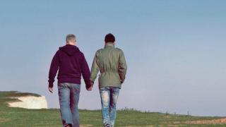 Съдят българи в Италия, след като отвлекли сина си гей, за да го "превъзпитат"