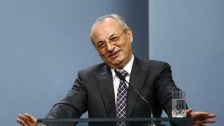 От ВМРО забъркаха фалшив скандал с Ахмед Доган, уж включен в учебник за 4-ти клас