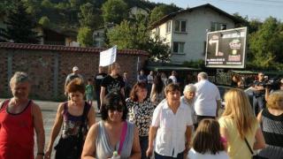 Жители на 10 населени места излизат на протест, блокират шосето при Владая (видео)