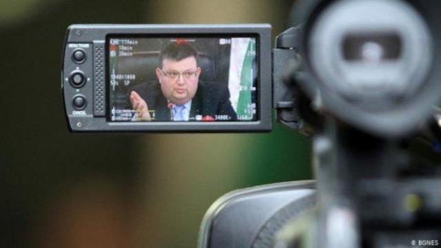Една тревожна случка от България с две изпратени книги