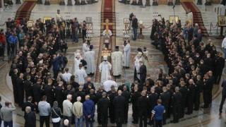 Погребаха 14-те загинали моряка при аварията на руската секретна ядрена подводница (видео и снимки)