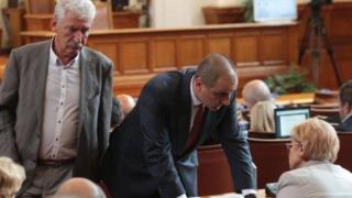 Шеф от ГЕРБ защитава пламенно шефа на КПКОНПИ Пламен Георгиев