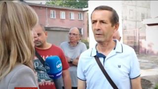 Протест в Русе: Жрици на любовта тормозят жилищен блок (видео)