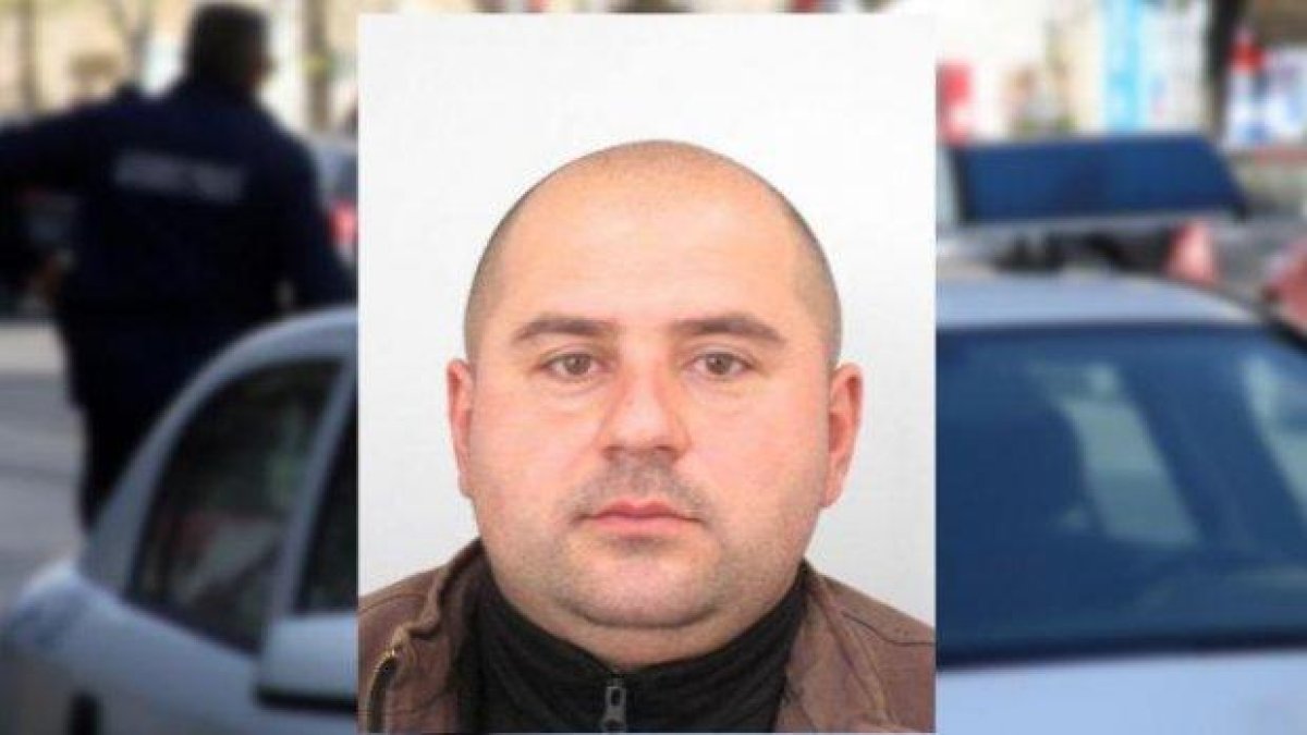 Втори месец родителите на Стоян Зайков от Костенец не могат да го погребат