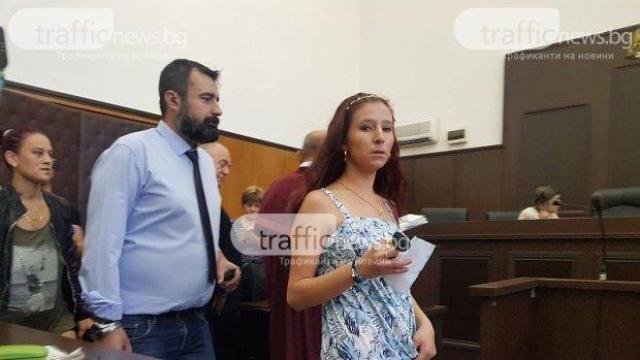 Пловдивският лекар, убил крадец в дома си, бе посрещнат с аплодисменти пред съда (снимки)