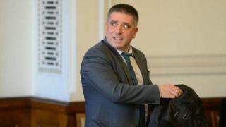 Защо искат оставката на Данаил Кирилов (видео)