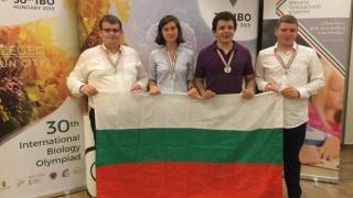 4 медала за учениците ни по биология от Международната олимпиада в Унгария (снимки)