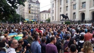 Хиляди излязоха на протест срещу бъдещия главен прокурор Гешев (ВИДЕО)