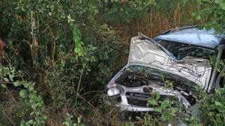 19-годишна шофьорка падна с колата си под мост