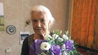 100-годишната баба Иринка: Има сила, която помага на добрите хора (видео)