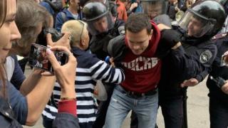 Русия иска цензура в YouTube, за да не разбират руснаците кога и къде има протести