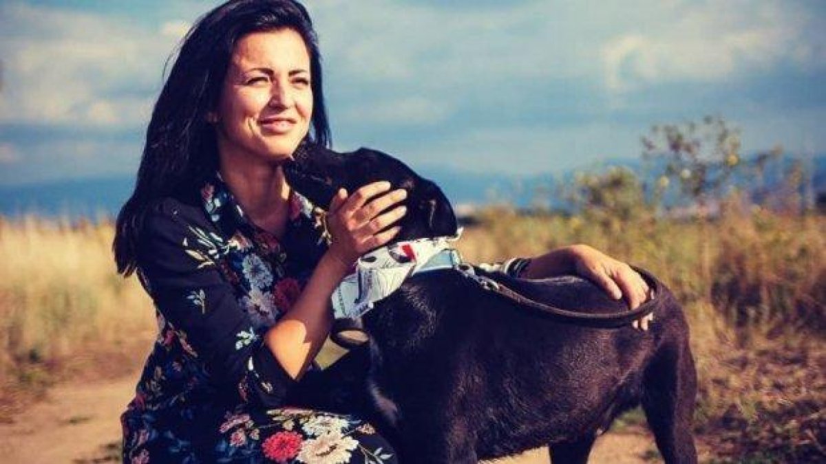 Анета Петкова, която дава нов живот на бездомните кучета