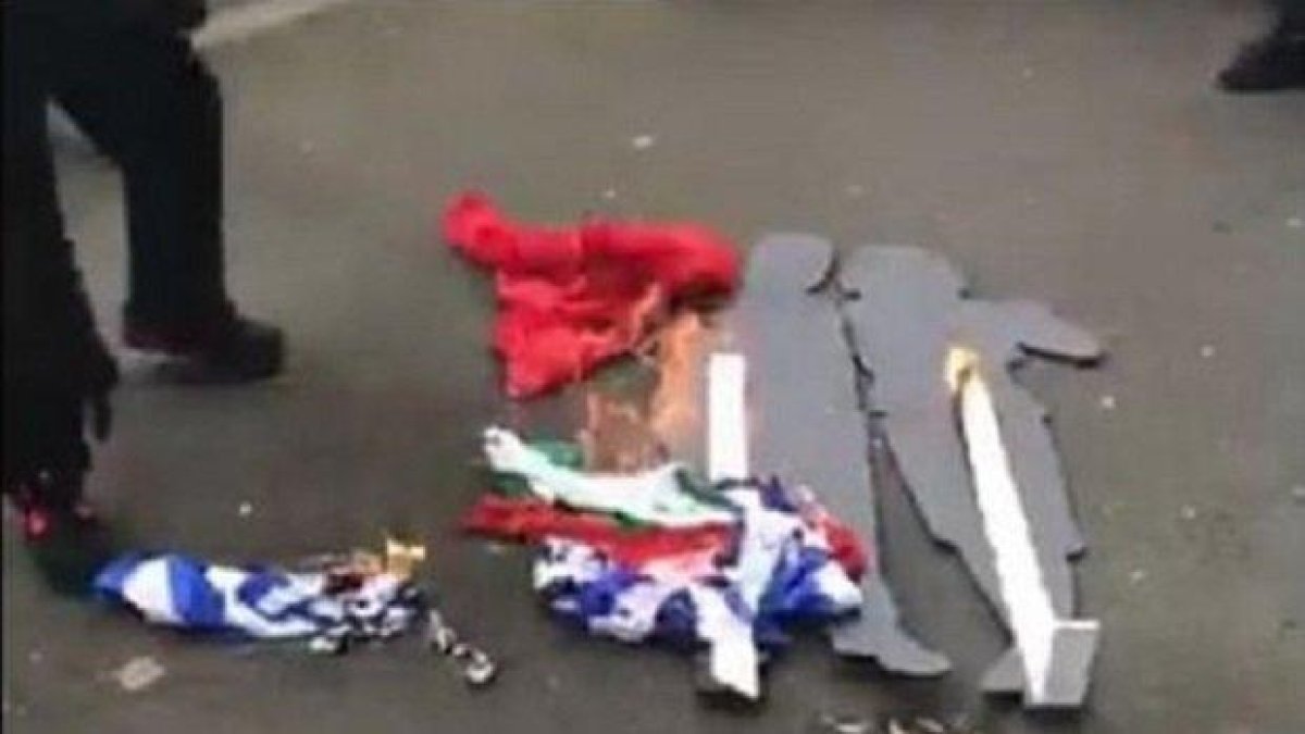Българско и гръцко знаме бяха запалени от македонци в Мелбърн (снимки)