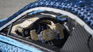 Вижте уникалния "Бугати Широн", изграден изцяло от LEGO-части (видео и снимки)