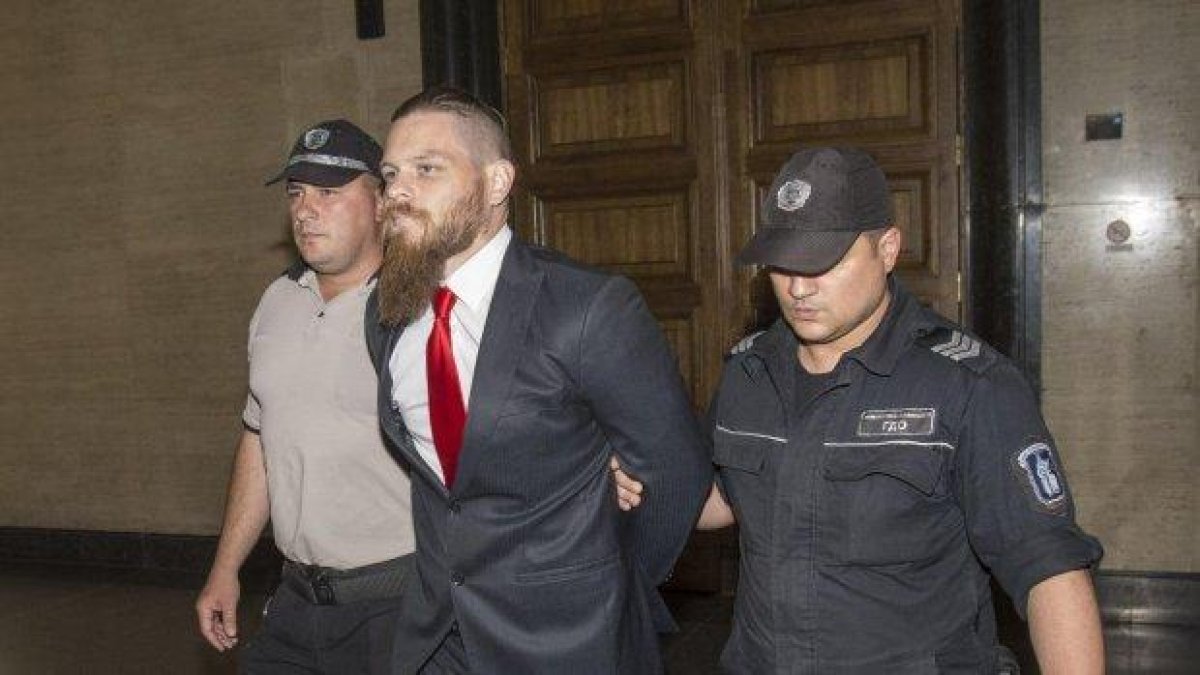 Джок Полфрийман има паспорт, но остава затворен до окончателното решение на съда
