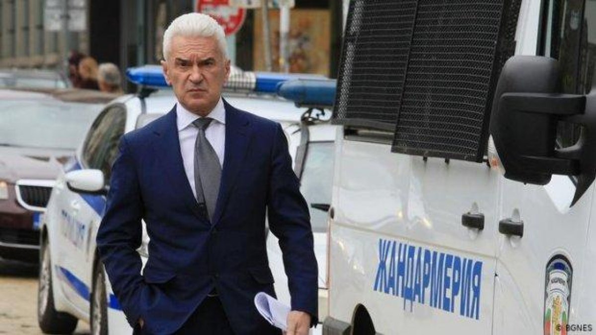Защо в България патриотът не може да е гей