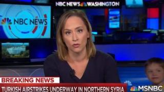 Кореспондентка на NBC беше прекъсната в ефир от малкия си син (видео)