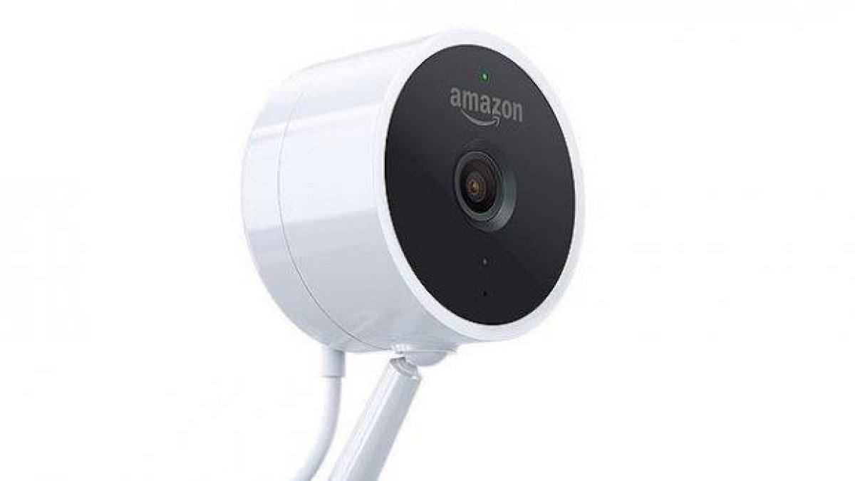 Служители на Amazon гледат лични кадри от домовете на хората, направени от камерата за сигурност Cloud Cam