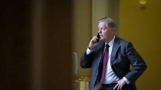 Руски шегаджии "преметнаха" американски сенатор, че разговаря с турския министър на отбраната