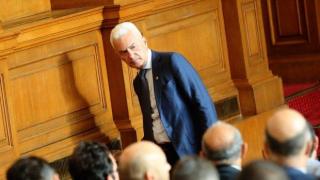Сидеров започна вендета срещу БНТ в парламента, иска да ѝ направят спешен одит