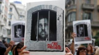 Съдът в Испания наложи на каталунски сепаратистки лидери тежки присъди в затвор