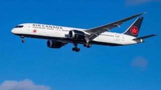Air Canada ще използва неутрални по пол термини, вместо „дами и господа“ при полетите