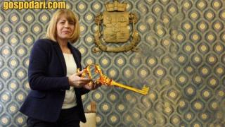 Ще спънат ли перките на "Графа" Йорданка Фандъкова по пътя към четвъртия ѝ мандат (видео)