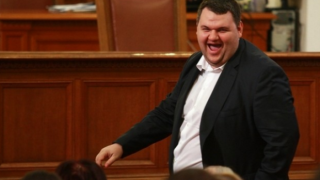 Ако мишената е империята на Пеевски, нека Борисов го каже направо