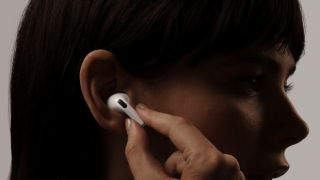 Новите слушалки "AirPods Pro" на Apple ще сканират вътрешността на ушите ви за по-добър звук