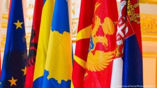 Западът тласка Балканите в ръцете на чужди играчи?