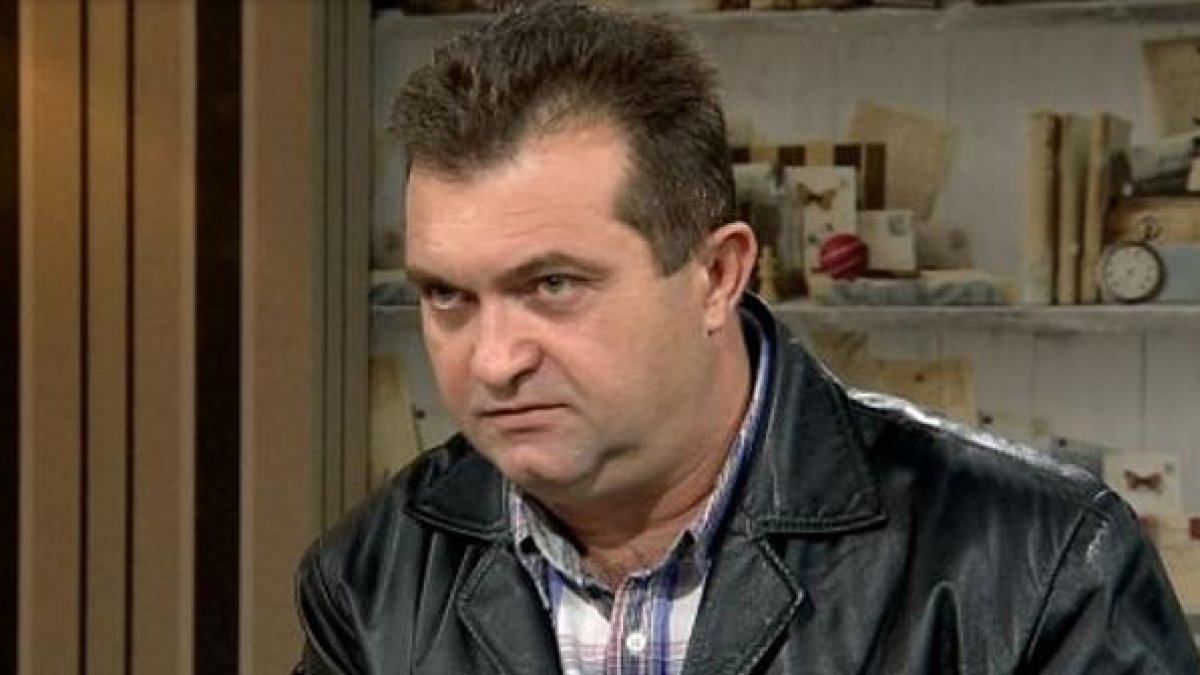 Позволиха ли наистина на лидера на "Боец" да напусне страната за трансплантация на жена му?