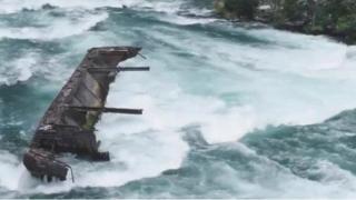 Изплува кораб, заклещен в Ниагарския водопад за повече от век