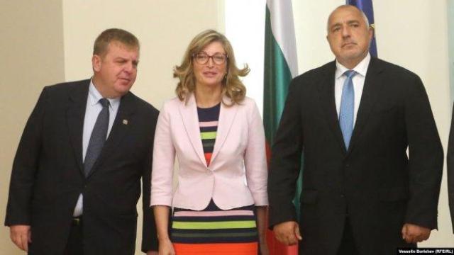 Разпад на управляващата коалиция в България прогнозира "Икономист"