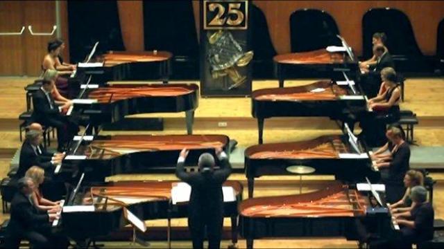 Спечелете две покани за уникалния "Концерт на 8 рояла" в зала 1 на НДК