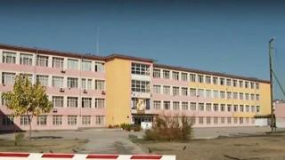 Директорка на училище си взела 13 болнични, за да избегне уволнение