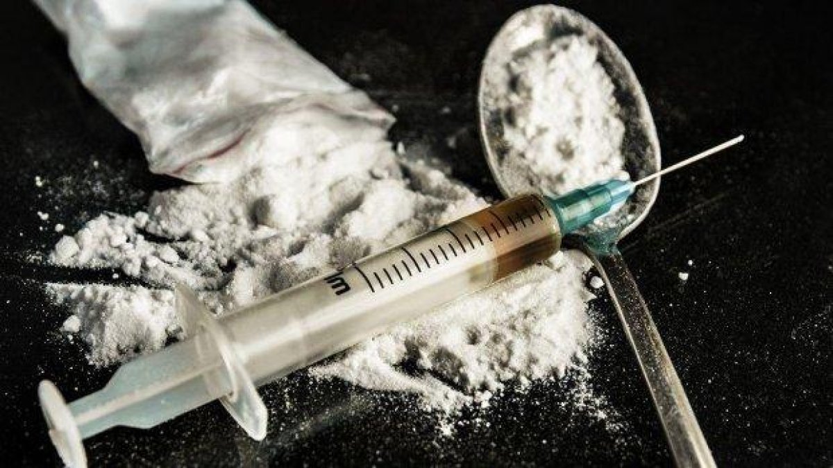 5-годишно момченце занесе хероин в училище, карало го да се чувства като Спайдърмен