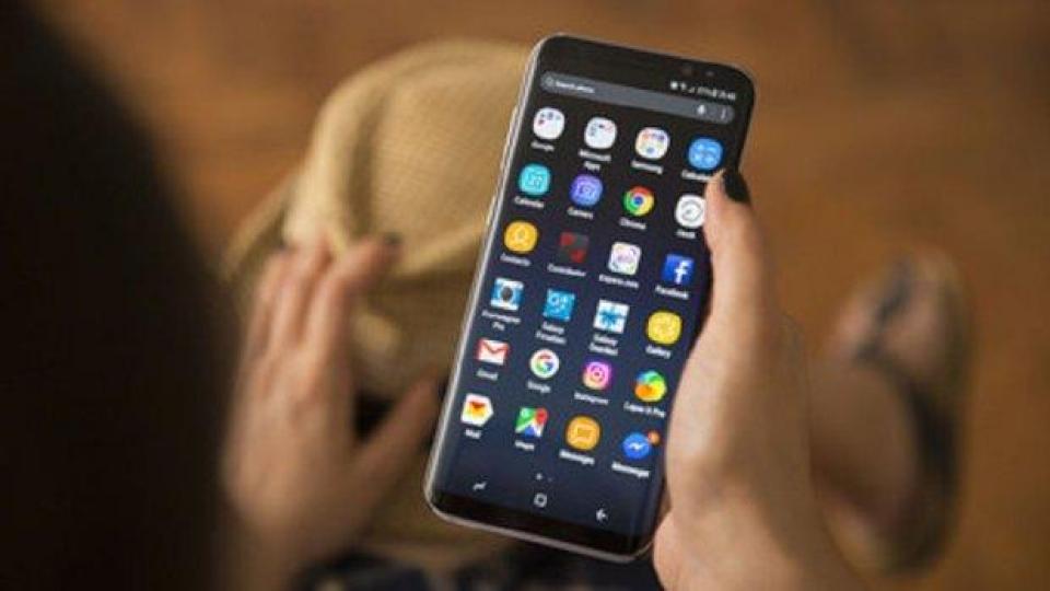 Бъг в Андроид позволява на телефона да снима и записва тайно