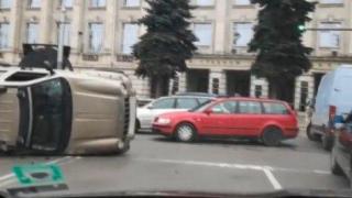 "Хората са инфектирани". Полицай отказва да се намеси след заплахи срещу екип на бТВ (ВИДЕО)