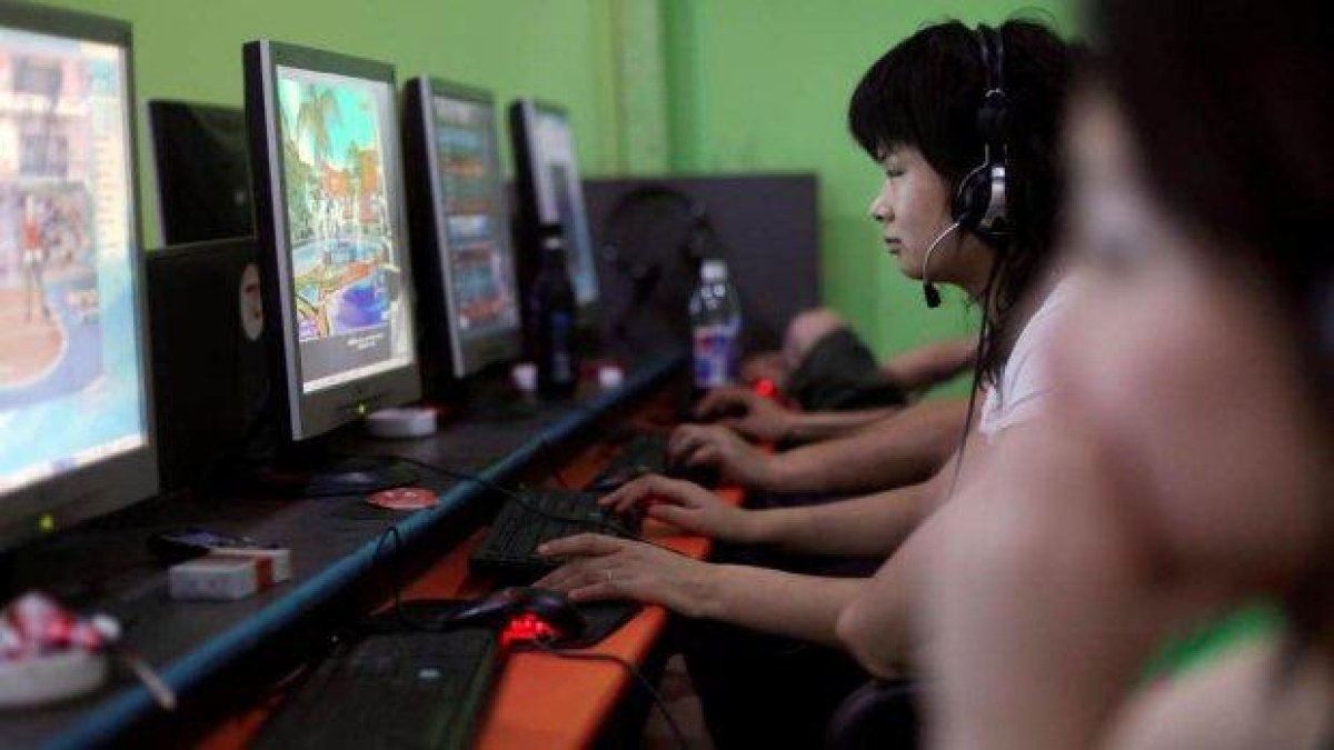 Китаец изхарчи 1,5 милиона за персонаж във видеоигра, а негов приятел случайно го продаде за 600 долара