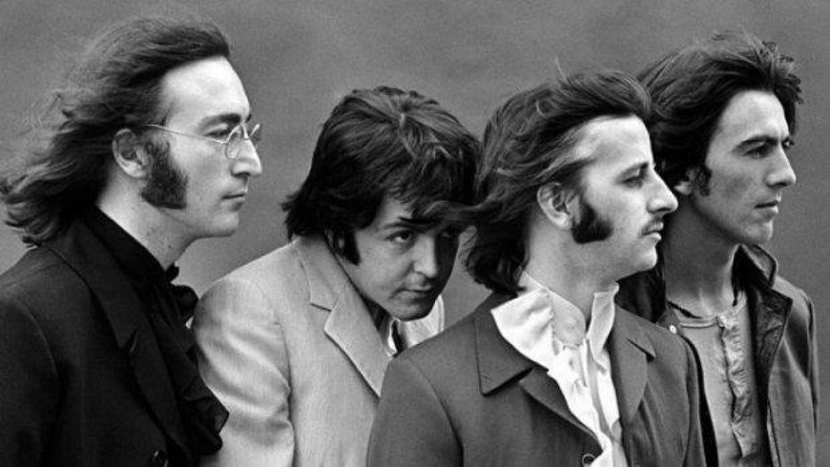 Продават очила на Джон Ленън и фиш за неправилно паркиране на Ринго Стар на търг