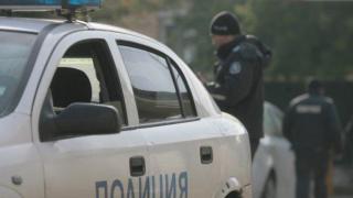 Заловиха полицай, разнасял наркотици с патрулката