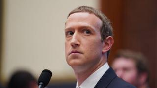 Марк Зукърбърг защити решението на Facebook да не премахва политически реклами с невярна информация