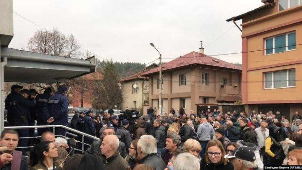 Цели квартали в Перник нямат достъп до вода, готвят се нови протести