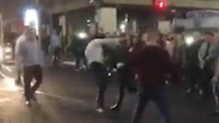 Масов уличен бой на пияни фенове след победата на Антъни Джошуа (видео 18+)