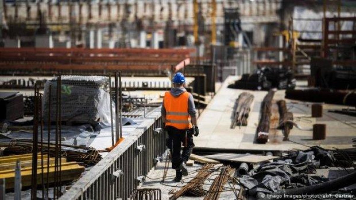 На работа в Германия: трима измамени българи разказват